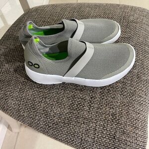 OOFOS Gray and White Mules